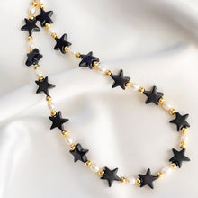 Cargar imagen en el visor de la galería, Black Shell Star Necklace
