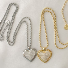 Carregar imagem no visualizador da galeria, Gold &amp; Silver Heart Pendant Necklace
