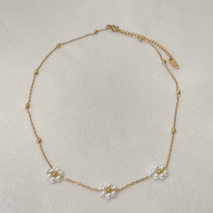 Solo Pearl & Flowers Necklace