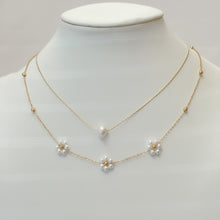 Carregar imagem no visualizador da galeria, Solo Pearl &amp; Flowers Necklace
