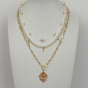 3 Styles of necklaces with Pearls